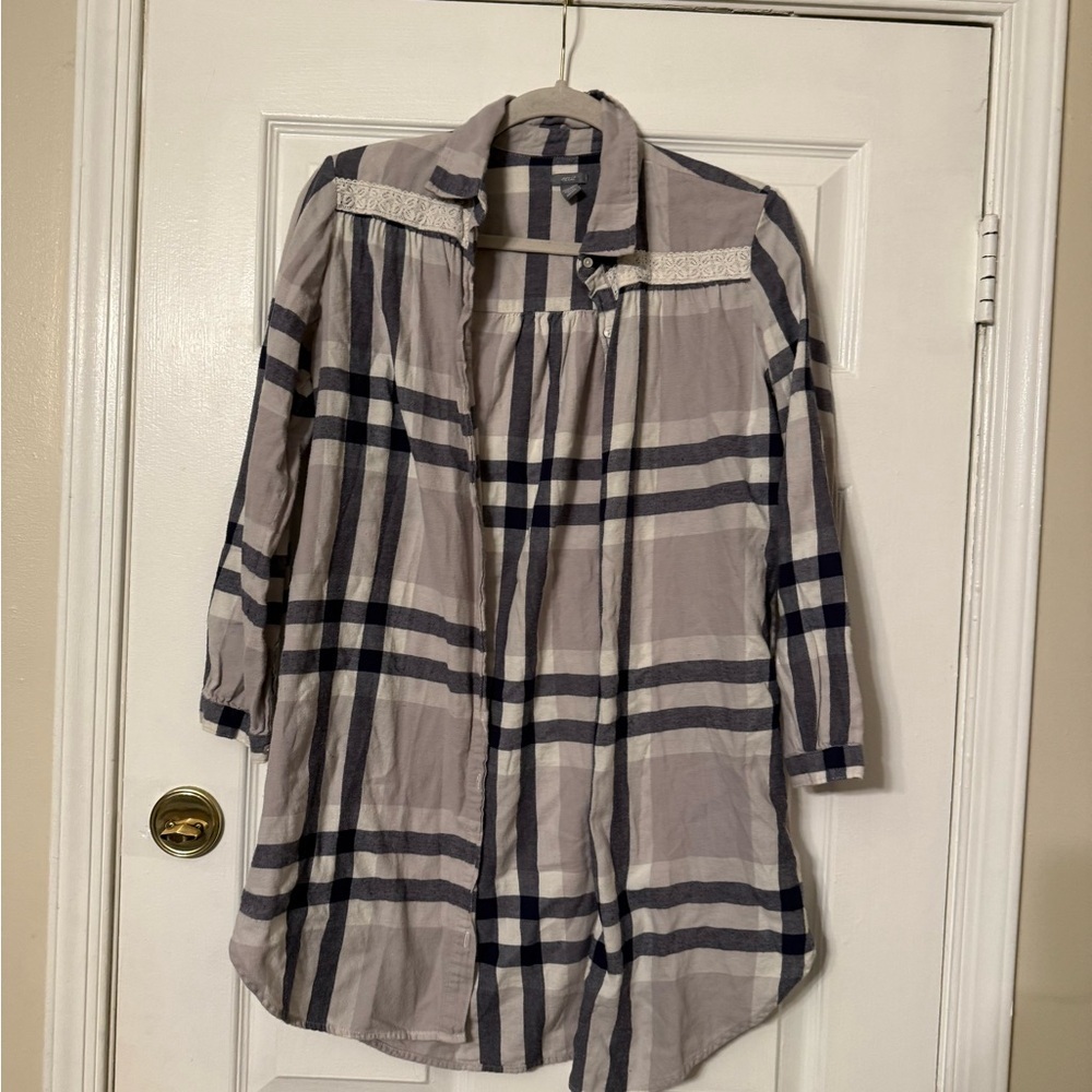 aerie Plaid Button-Up in Light Gray and Navy